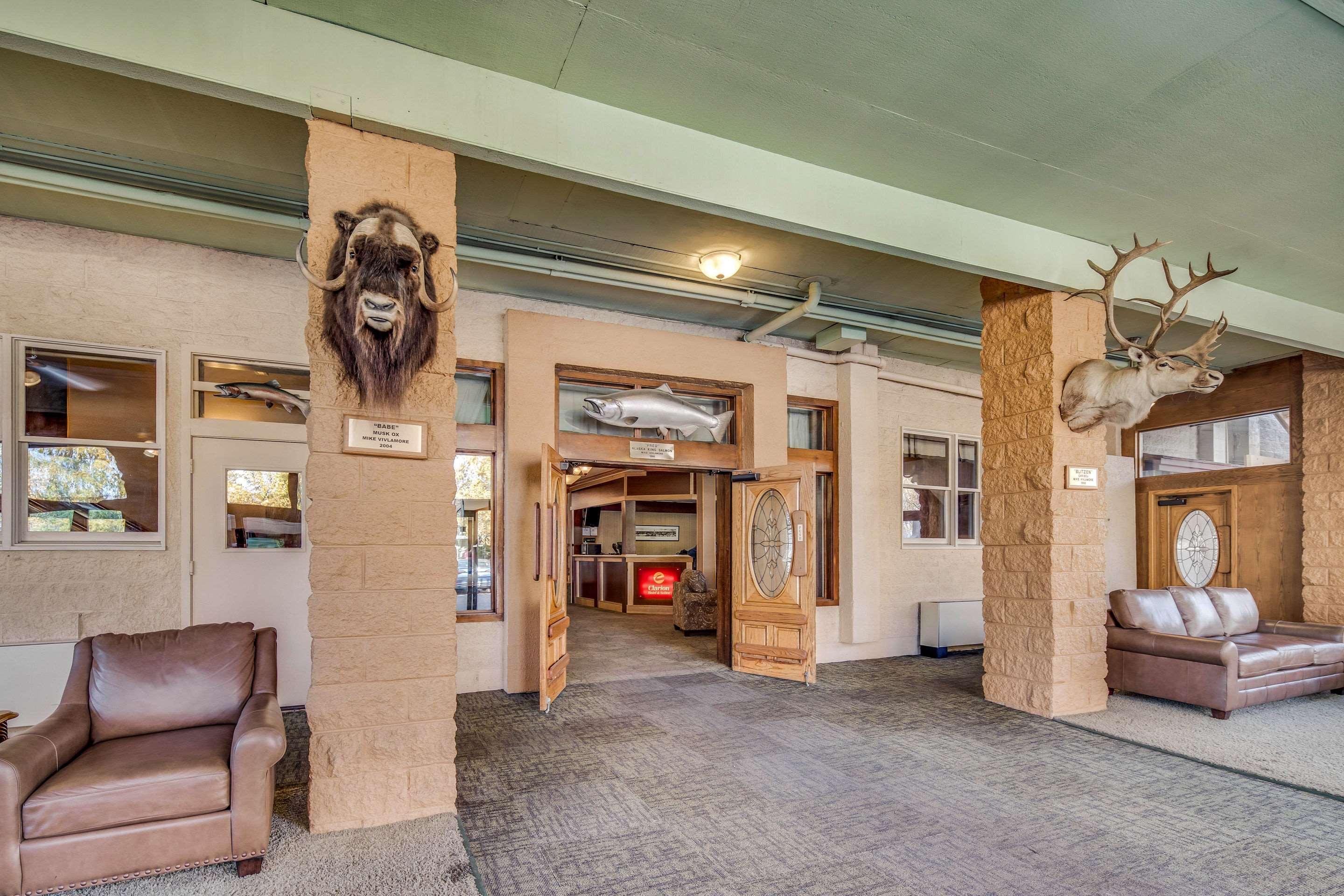 Clarion Hotel & Suites Fairbanks Near Ft Wainwright מראה חיצוני תמונה