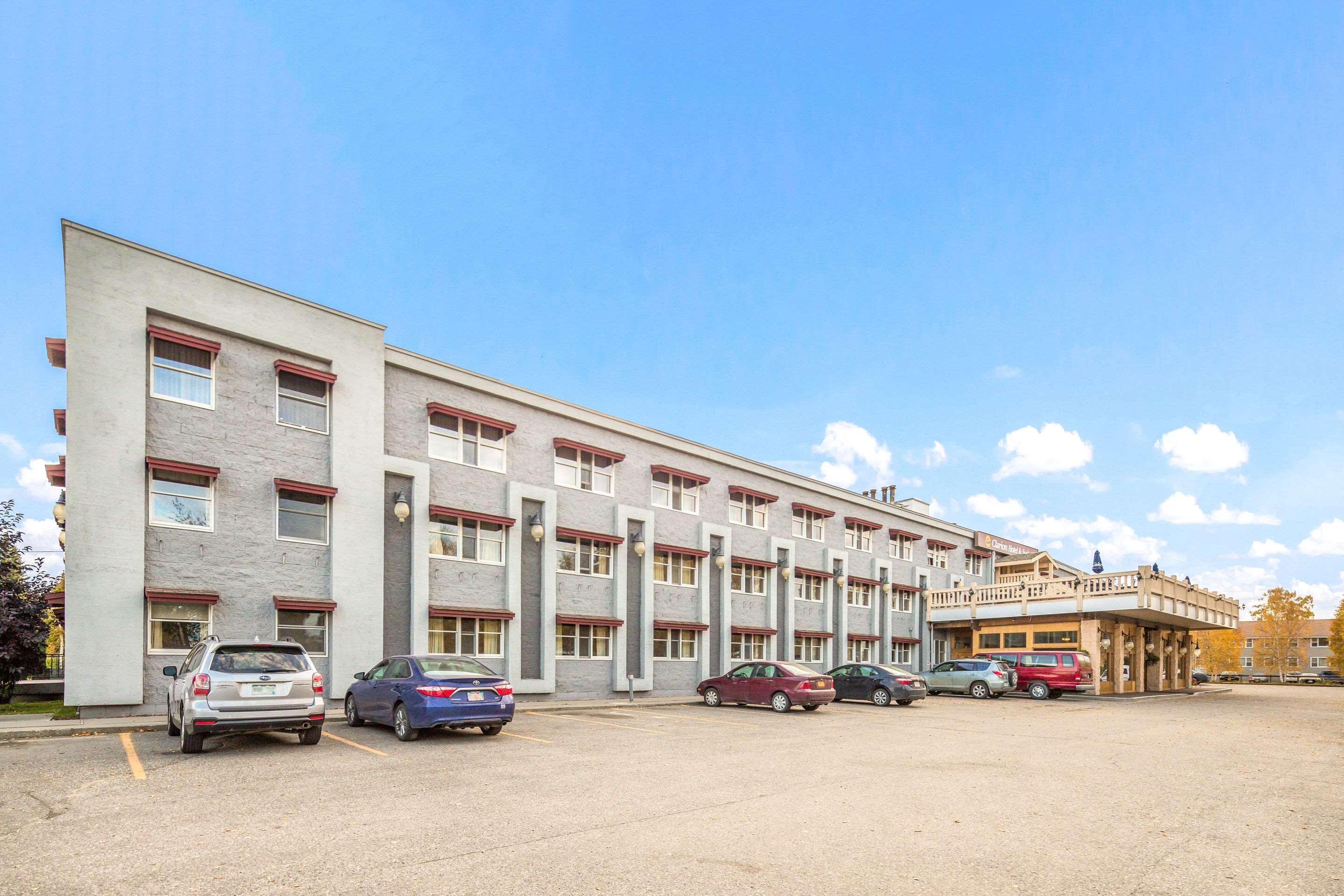 Clarion Hotel & Suites Fairbanks Near Ft Wainwright מראה חיצוני תמונה