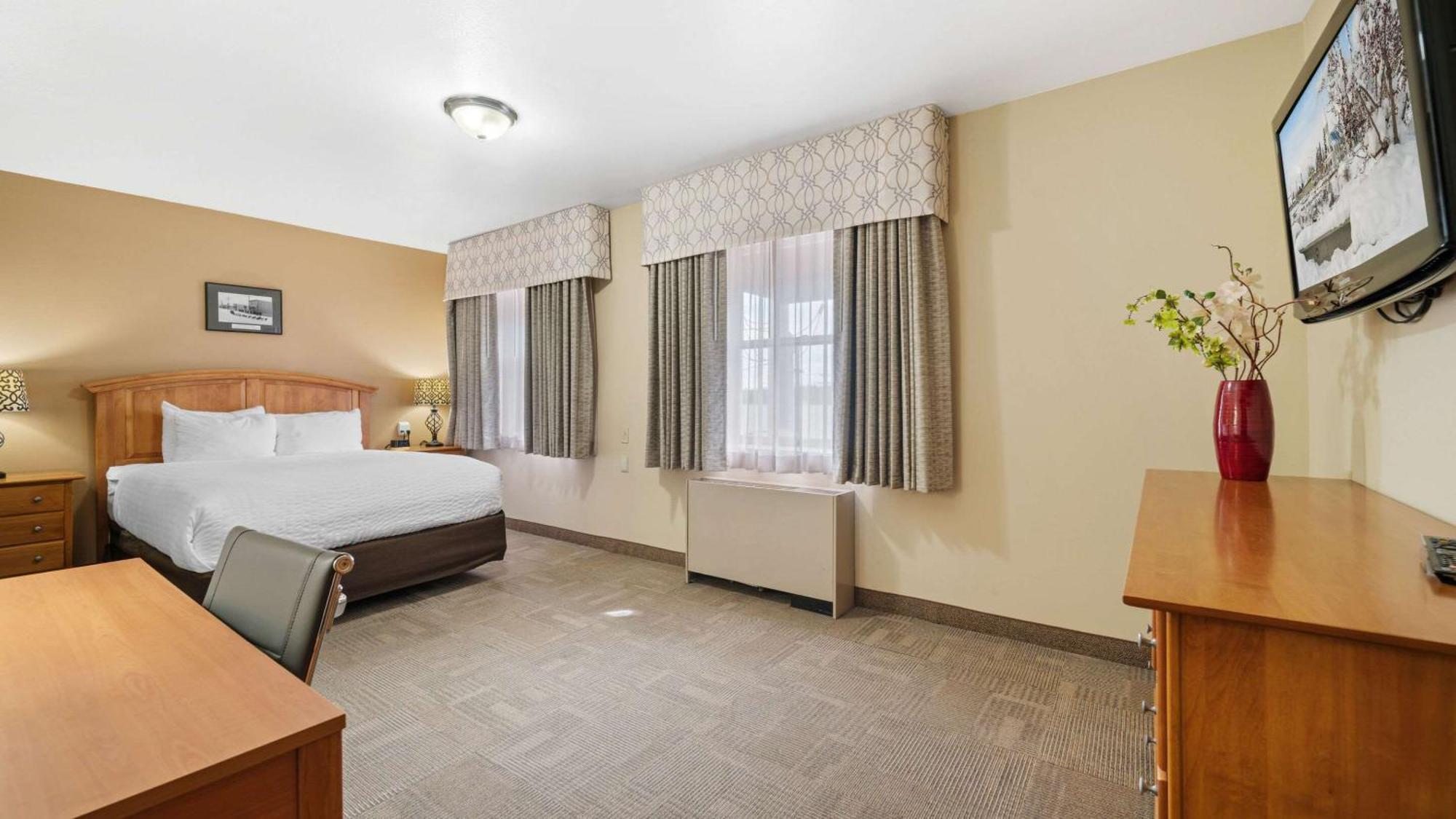 Clarion Hotel & Suites Fairbanks Near Ft Wainwright מראה חיצוני תמונה