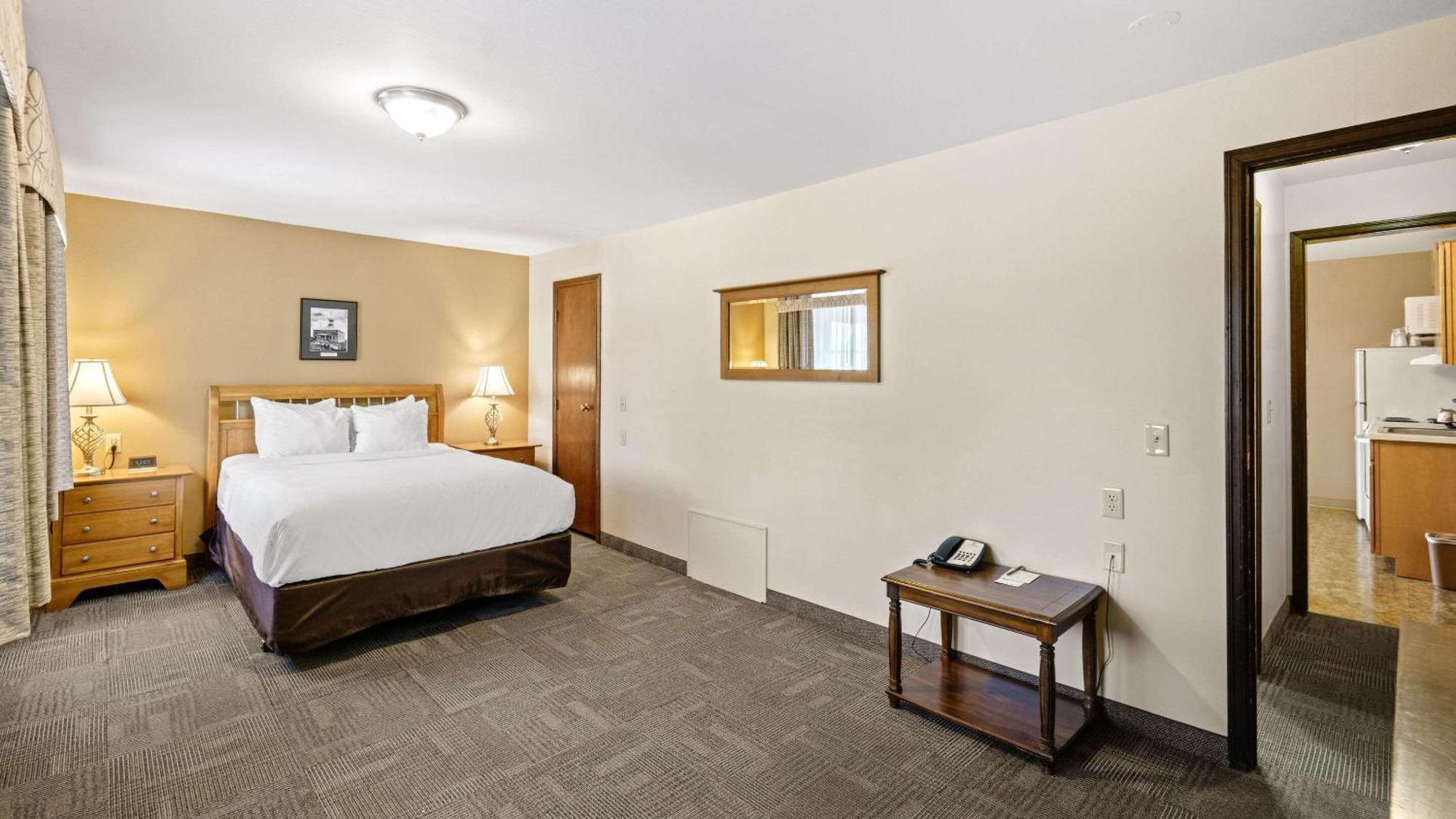 Clarion Hotel & Suites Fairbanks Near Ft Wainwright מראה חיצוני תמונה