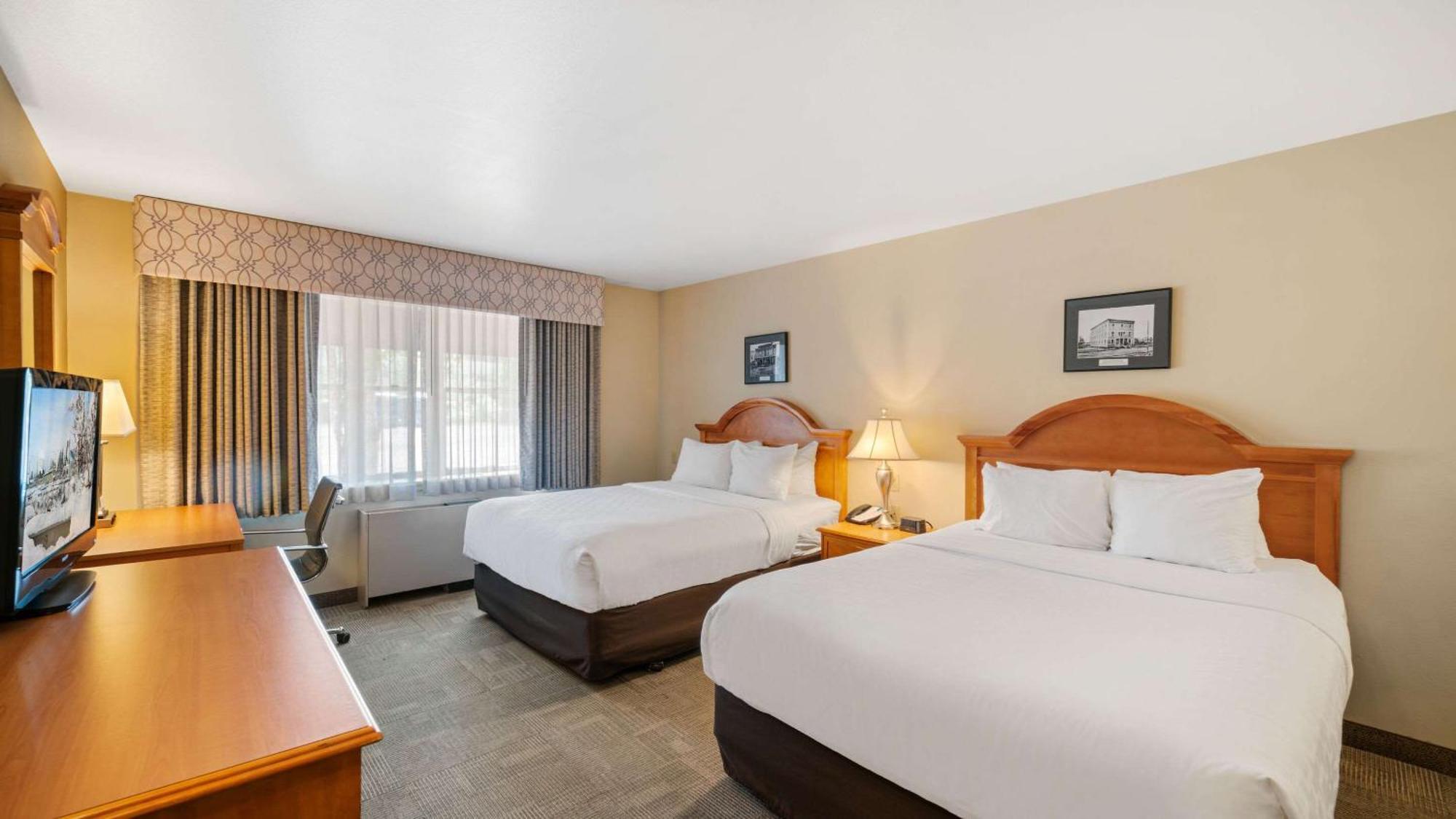 Clarion Hotel & Suites Fairbanks Near Ft Wainwright מראה חיצוני תמונה