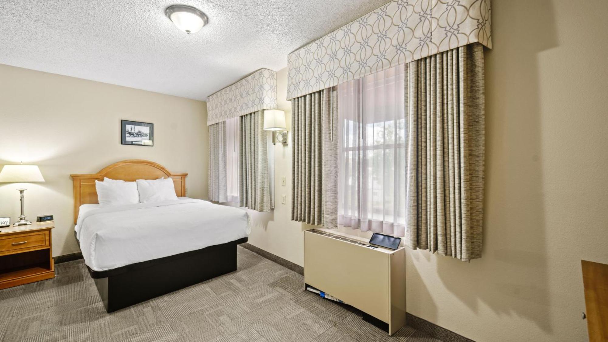 Clarion Hotel & Suites Fairbanks Near Ft Wainwright מראה חיצוני תמונה