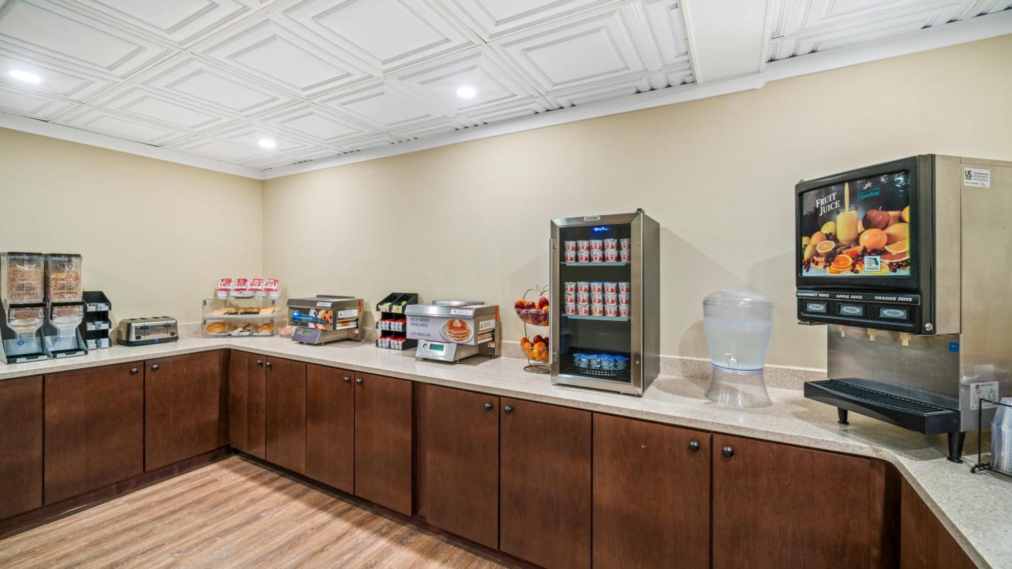 Clarion Hotel & Suites Fairbanks Near Ft Wainwright מראה חיצוני תמונה