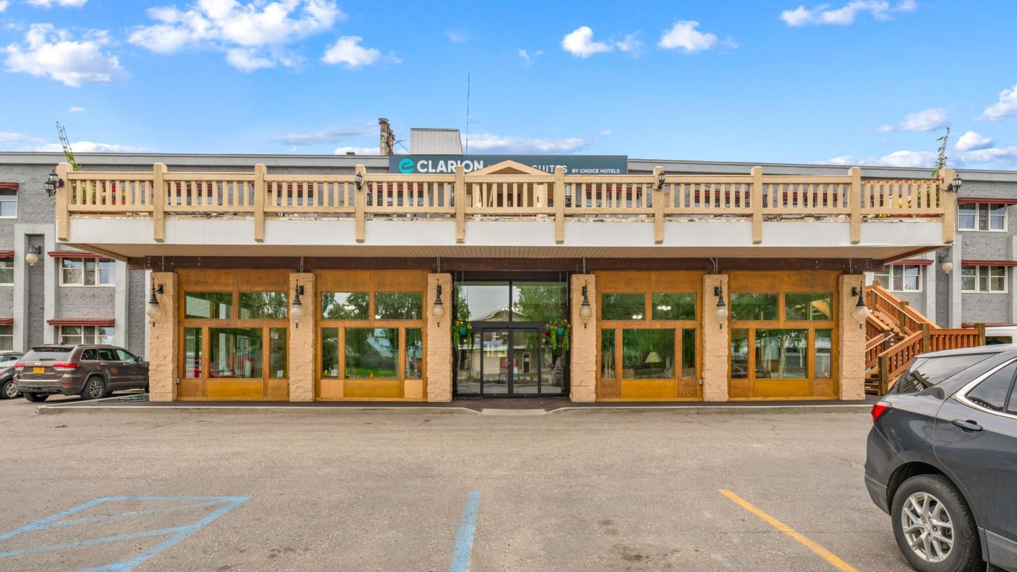 Clarion Hotel & Suites Fairbanks Near Ft Wainwright מראה חיצוני תמונה