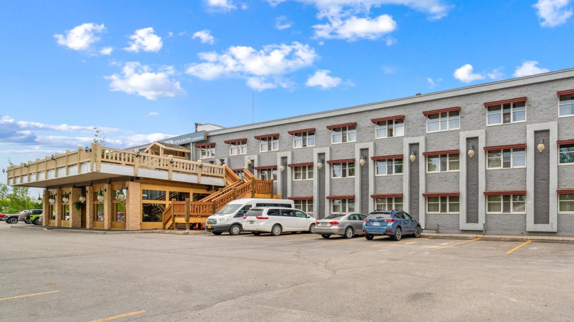 Clarion Hotel & Suites Fairbanks Near Ft Wainwright מראה חיצוני תמונה